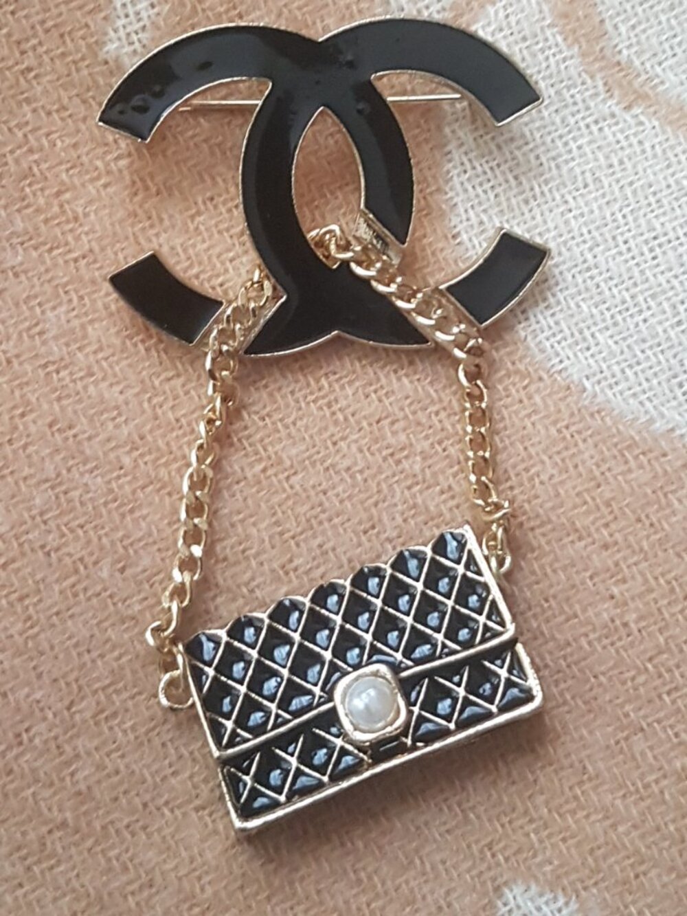Black & Gold Quilted Bag Brooch